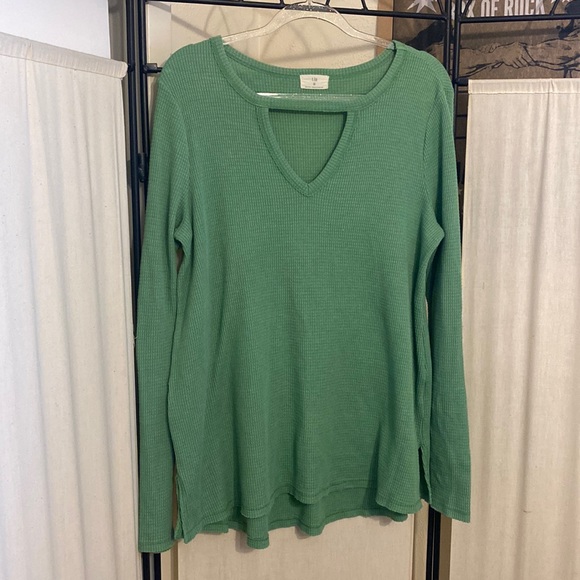 Anthropologie Waffle Knit Long Sleeve Tunic, cute neckline and slits on sides. - Picture 1 of 7